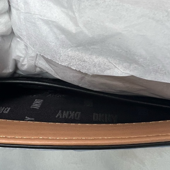 New DKNY Crossbody Bag - Picture 8 of 12